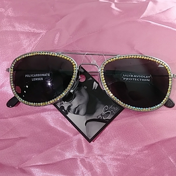 '23 SimplyVita sunglasses - Picture 4 of 5